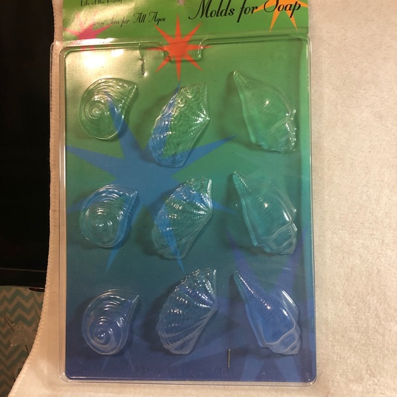 FINAL SALE- LEAVING CLOSET-NO FURTHER DISCOUNTS - Picture 4 of 6